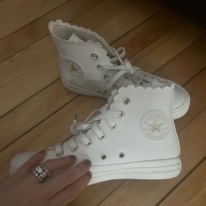 SOLD ❤️NEW LIMITED EDITION CONVERSE LEATHER SNEAKERS